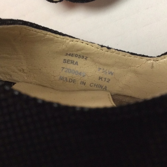 Calvin Klein Sera Buckle Shimmer Peep Toe Wedges Sz 7.5W - Picture 8 of 9